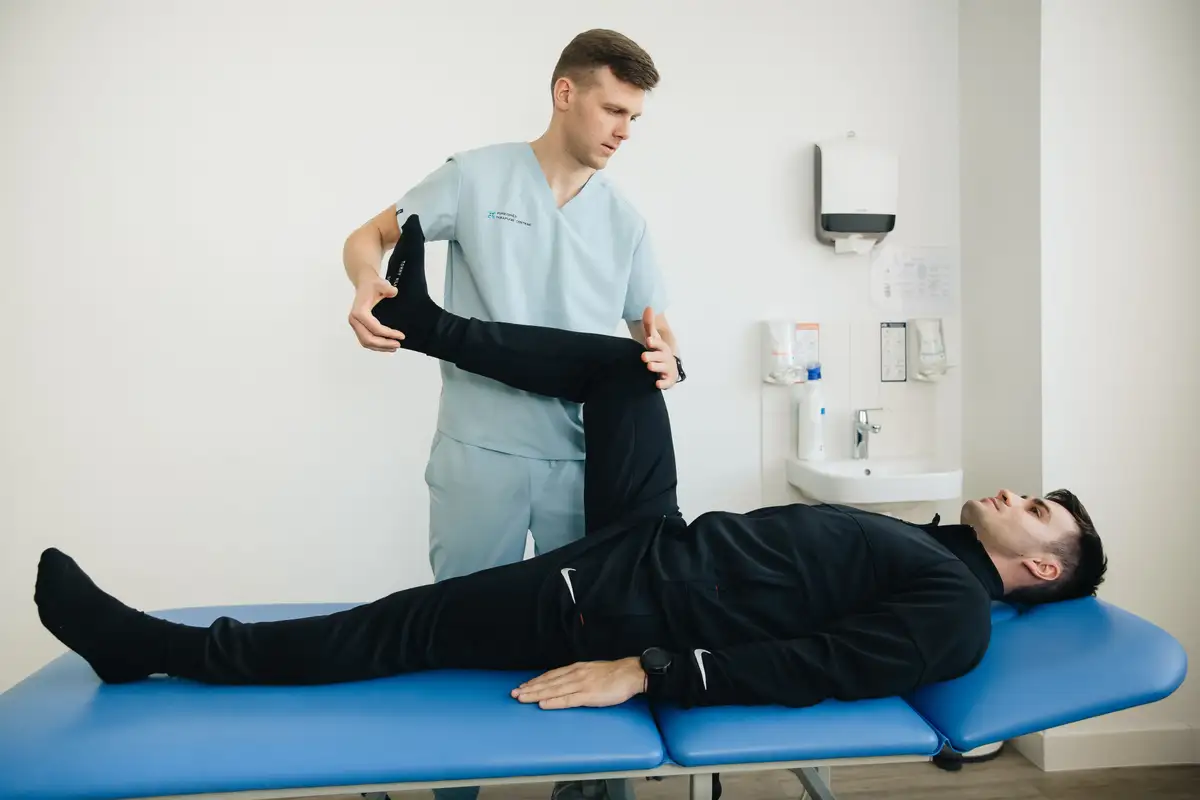 Physio room · 3 treatment beds & recovery