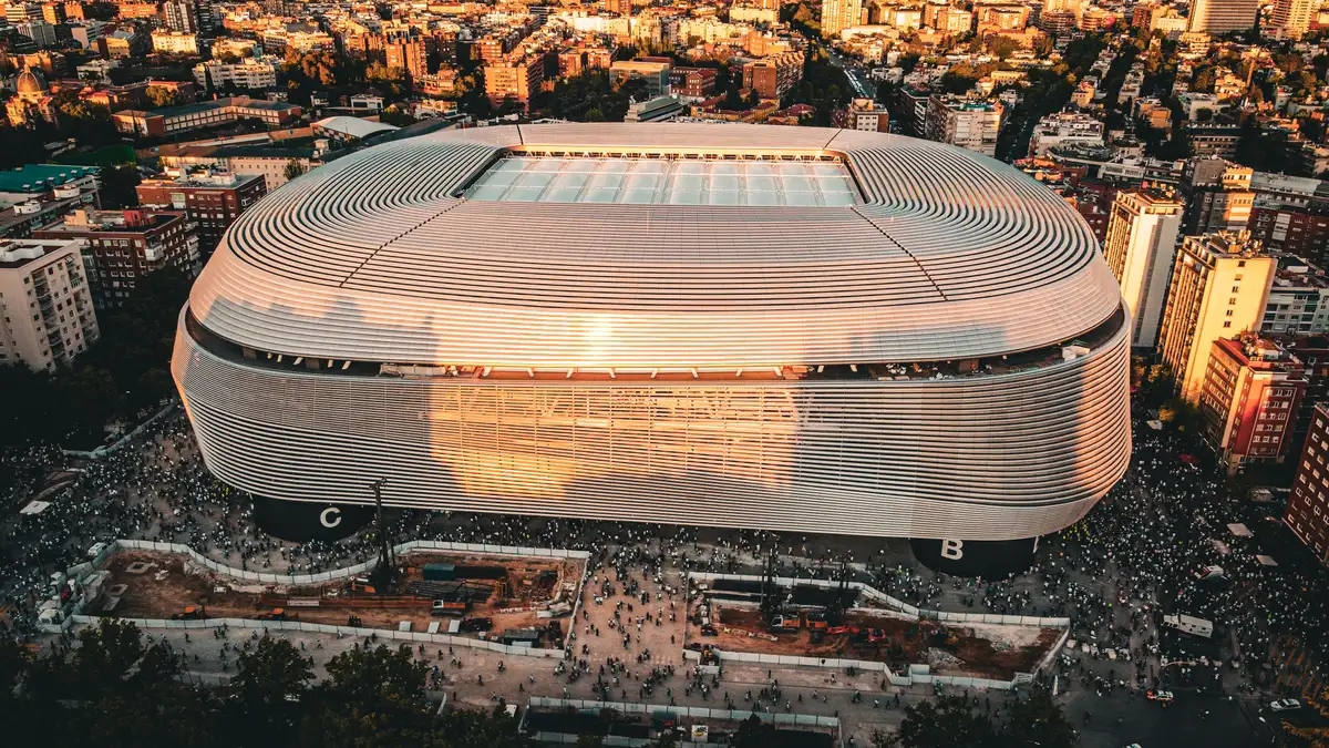 Entertainment · iconic stadium tour